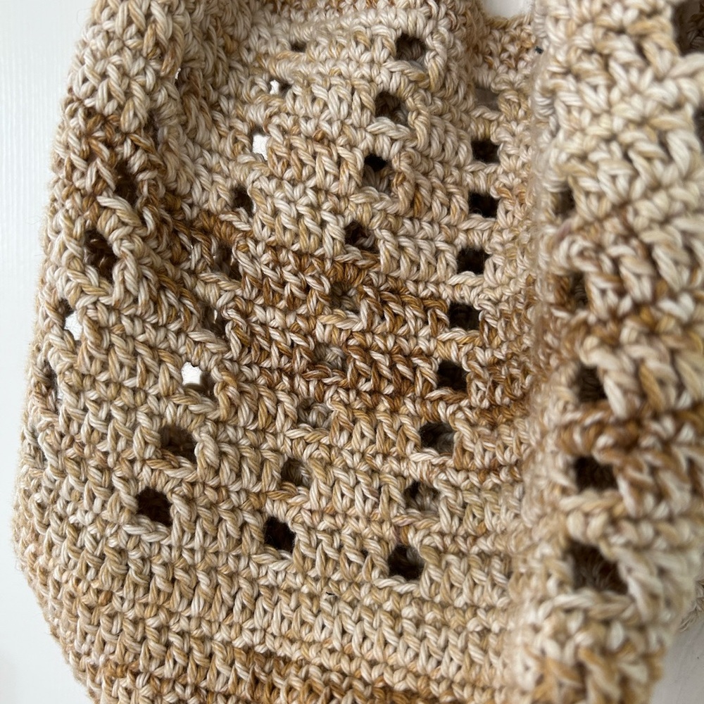 Handmade Crochet Shoulder Bag in Cream & Tan - Picture 4 of 8
